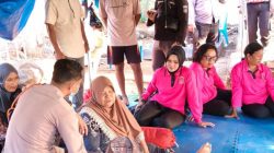 Kapolres Nagekeo Sambangi Pengungsi Gempa di Mbay, Lansia Dapat Pemeriksaan dan Obat