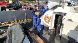 Polairud Polda NTT Antar Bantuan Gempa ke Pulau Papagarang, Warga Pesisir Tak Luput dari Perhatian
