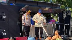 Prabowo Cek Dapur Lapangan Polri untuk Pengungsi Gempa di Nagekeo