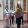 Polda NTT Serahkan Rp100 Juta ke Keuskupan Agung Ende untuk Perbaiki Gereja