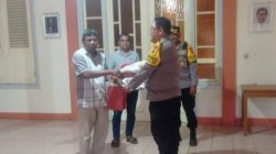 Polda NTT Serahkan Rp100 Juta ke Keuskupan Agung Ende untuk Perbaiki Gereja