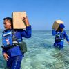 Bantuan Polri Tembus Pulau Sukun, 146 Paket Sembako Dikirim Lewat Laut