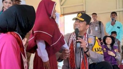 Kapolda NTT Revitalisasi Sekolah di Pulau Kukusan, Usap Duka Anak-Anak Korban Gempa