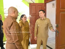 Plafon Kelas SMPN 2 Kupang Rusak, Christian Widodo Langsung Turun Tangan