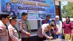 Kapolda NTT Resmikan Ruang Kelas Baru di SMPTK Imanuel Tuapakas