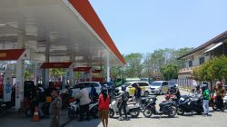 Pasokan BBM Kembali Normal, Satpol PP Kota Kupang Pantau Antrean SPBU