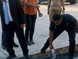 Ajudan Gubernur NTT Klarifikasi Video Botol Plastik di Pelabuhan Hansisi